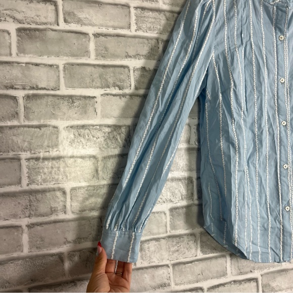 Untuckit Jocelyn Light Blue Embroidered Stripes Career Button Professional Top 6 - Picture 3 of 9